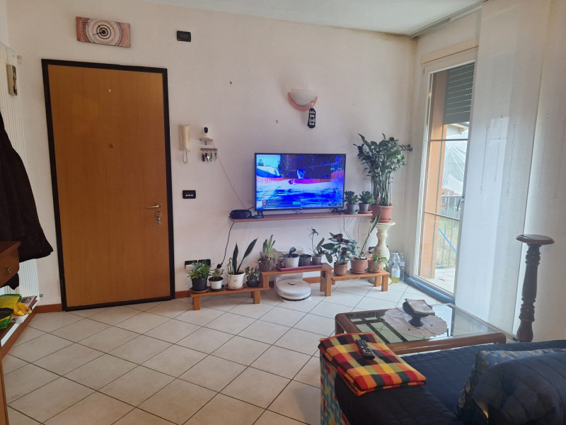 MONTE DI MALO - PRIABONA: in zona residenziale vicina, affittasi TRILOCALE NON ARREDATO al primo ...