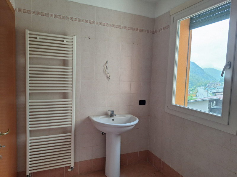 MONTE DI MALO - PRIABONA: in zona residenziale tranquilla, affittasi TRILOCALE NON ARREDATO al pr...
