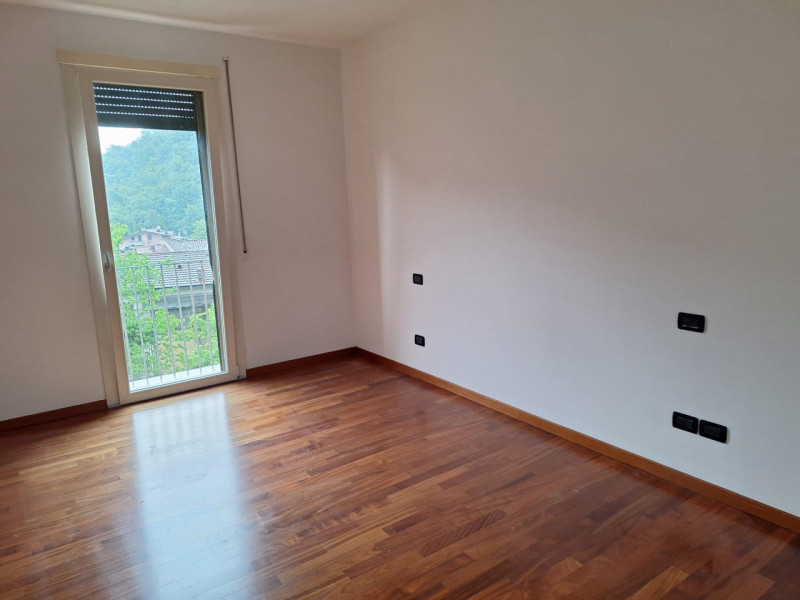 MONTE DI MALO - PRIABONA: in zona residenziale tranquilla, affittasi TRILOCALE NON ARREDATO al pr...