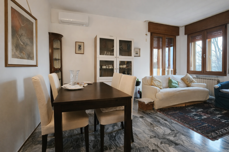 Si propone in esclusiva appartamento in splendida zona residenziale comoda ai principali servizi ...