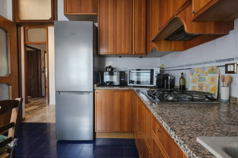 Si propone in esclusiva appartamento in splendida zona residenziale comoda ai principali servizi ...