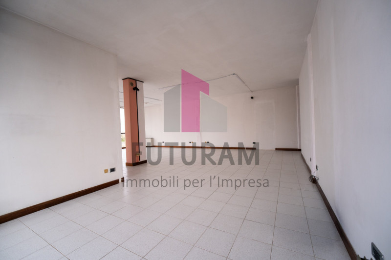 TORRI DI QUARTESOLO- 19FIL - PER INFO 0444/310220

Opportunità unica nel centro di Torri di Quart...