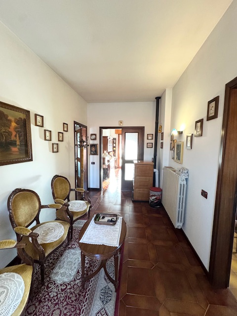 TRAMBACCHE DI VEGGIANO (PD) Porzione di Bifamiliare al piano 1° ed ultimo con ingresso indipenden...