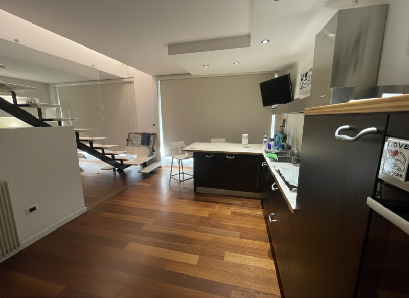 In posizione centralissima a Mestrino, proponiamo in vendita un raffinato appartamento duplex di ...