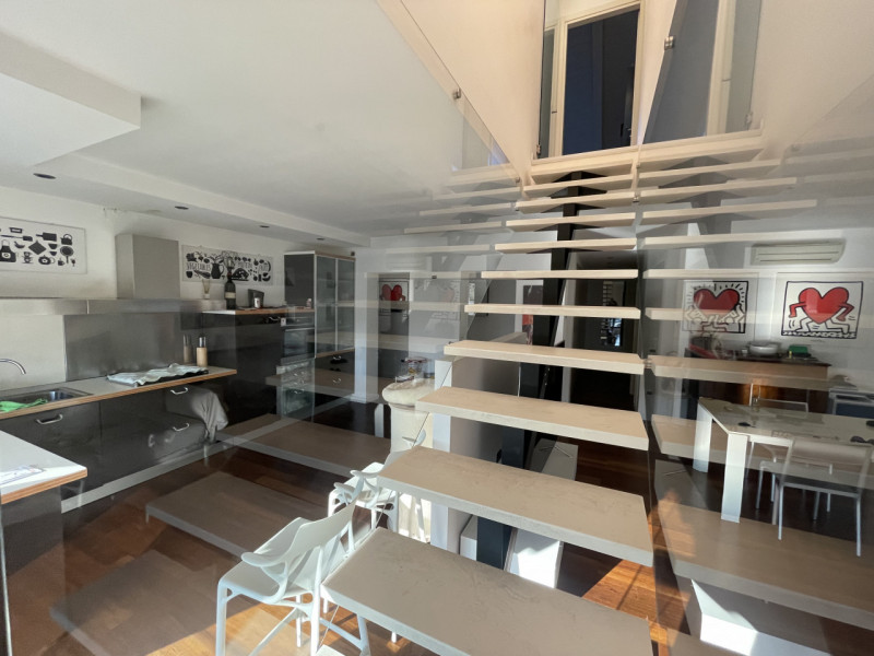 In posizione centralissima a Mestrino, proponiamo in vendita un raffinato appartamento duplex di ...