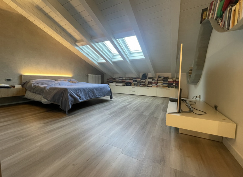 In posizione centralissima a Mestrino, proponiamo in vendita un raffinato appartamento duplex di ...