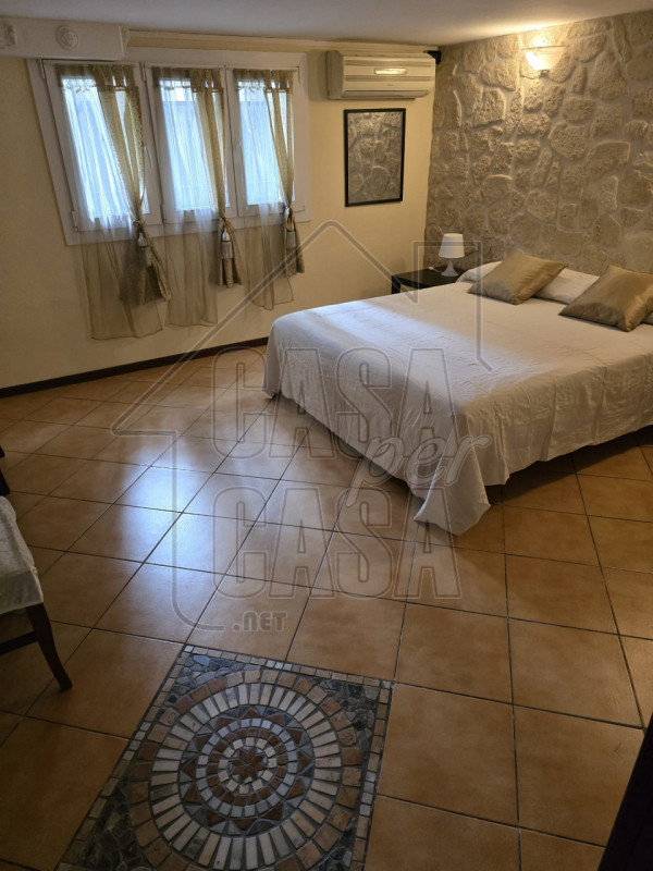 Rif. PDAFF     Marilena 3277153302
Grazioso appartamento con giardino privato – 50 mq

In zona tr...