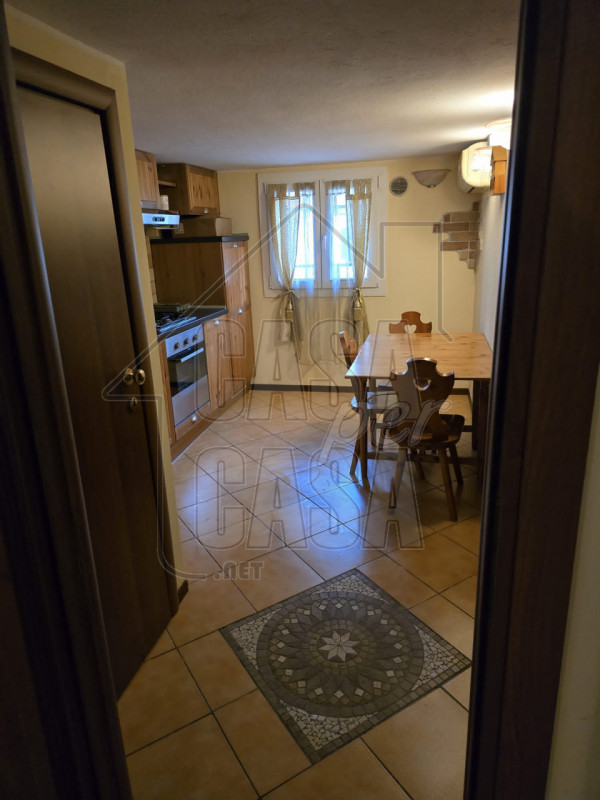 Rif. PDAFF     Marilena 3277153302
Grazioso appartamento con giardino privato – 50 mq

In zona tr...