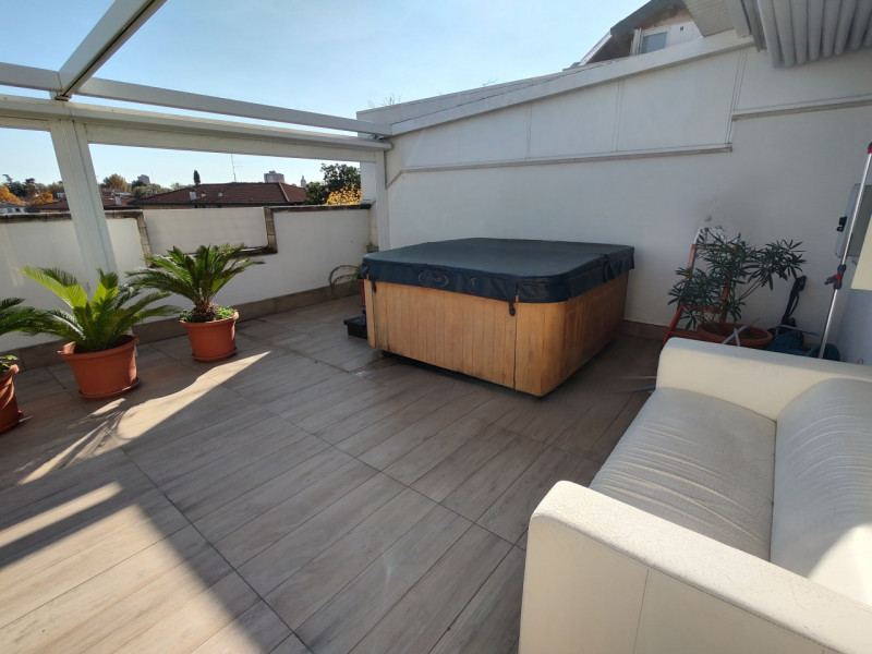 SAVONAROLA – PORTA TRENTO | ATTICO CON TERRAZZA 50 MQ E VISTA PANORAMICA SUL CENTRO STORICO

Scop...