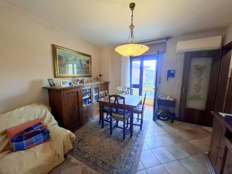 PORZIONE INDIPENDENTE IN CENTRO AL PAESE rif.GB038 - €.125.000

Cerchi indipendenza, zero spese c...