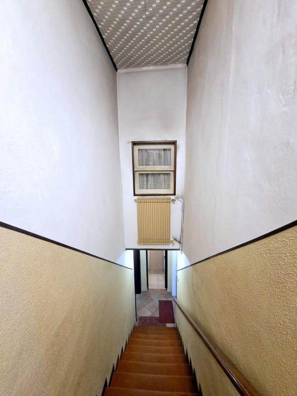 PORZIONE INDIPENDENTE IN CENTRO AL PAESE rif.GB038 - €.125.000

Cerchi indipendenza, zero spese c...