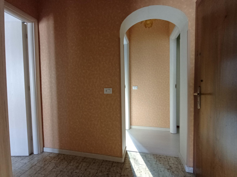 Nel cuore di Vicenza, in una delle zone più richieste e apprezzate della città, proponiamo in ven...