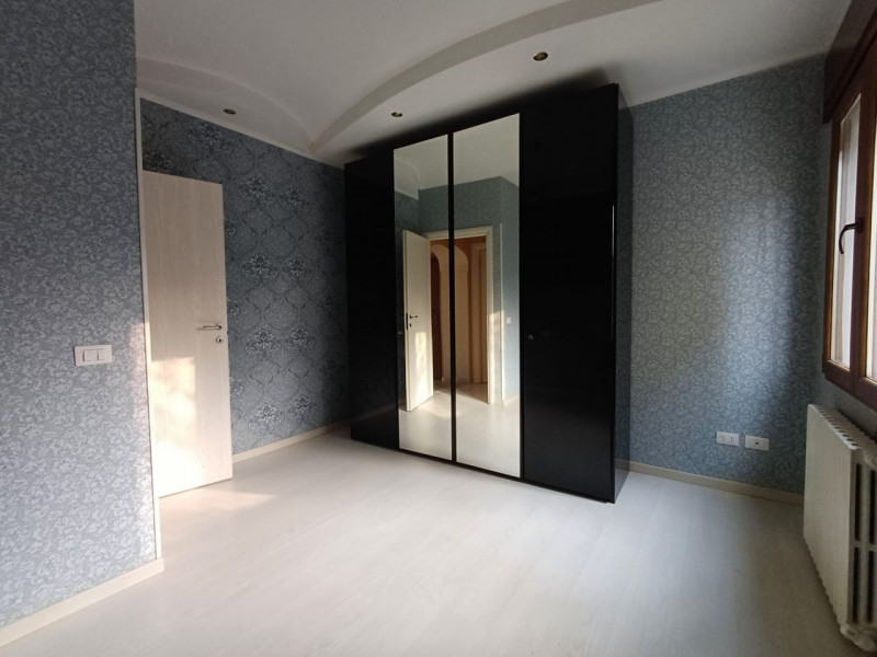 Nel cuore di Vicenza, in una delle zone più richieste e apprezzate della città, proponiamo in ven...