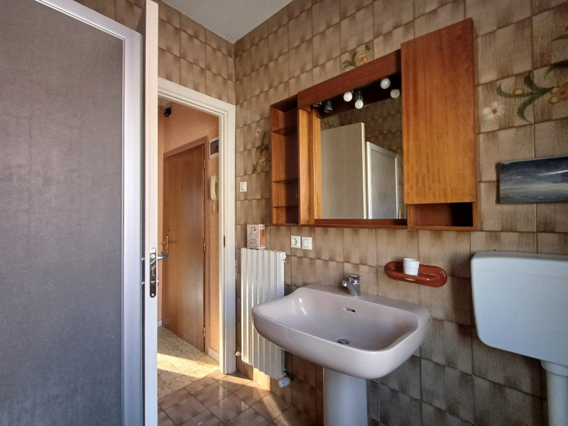 Nel cuore di Vicenza, in una delle zone più richieste e apprezzate della città, proponiamo in ven...