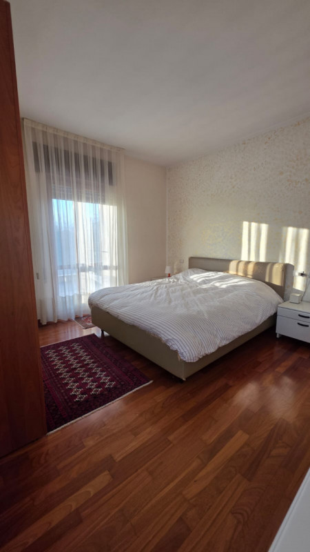 vendesi bifamiliare disposta su 2 piani fuori terra composta da: ingresso, ampio salotto, cucina ...