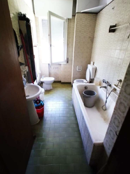 Rif. A.A.50-25

Vendita all'asta - appartamento al 3° piano con garage in data 24 aprile 2026

De...