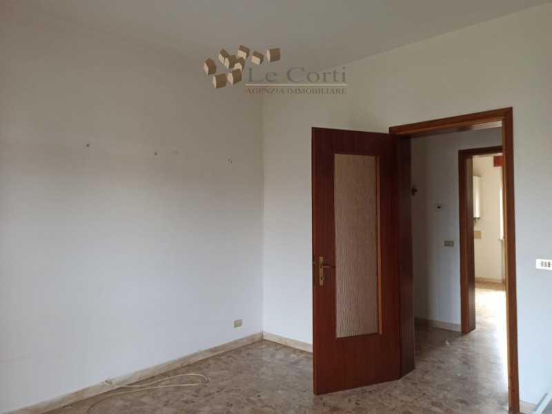 In posizione tranquilla, proponiamo appartamento posto al secondo piano di una palazzina di 4 uni...