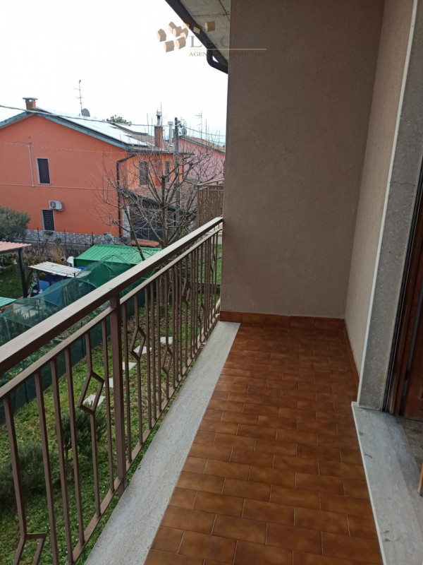 In posizione tranquilla, proponiamo appartamento posto al secondo piano di una palazzina di 4 uni...