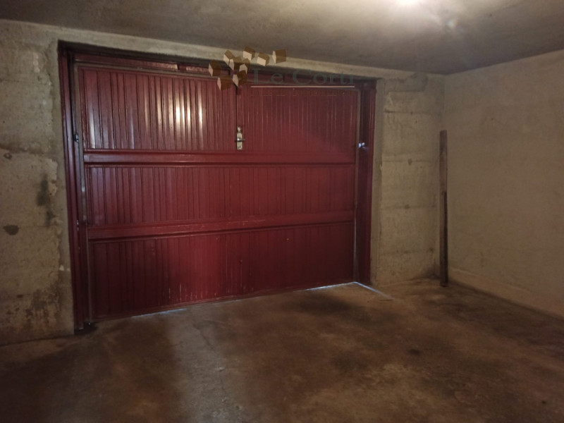 In posizione tranquilla, proponiamo appartamento posto al secondo piano di una palazzina di 4 uni...