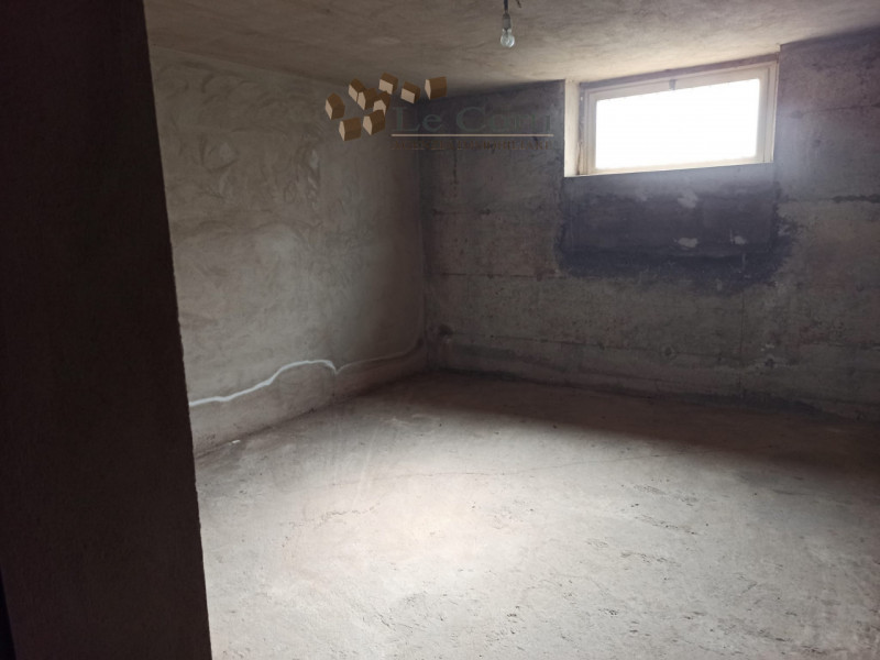 In posizione tranquilla, proponiamo appartamento posto al secondo piano di una palazzina di 4 uni...