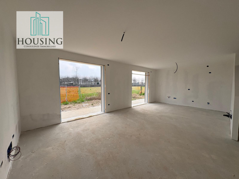 Nel Comune di Saccolongo, zona Creola, proponiamo una nuova casa singola che si estende su una su...