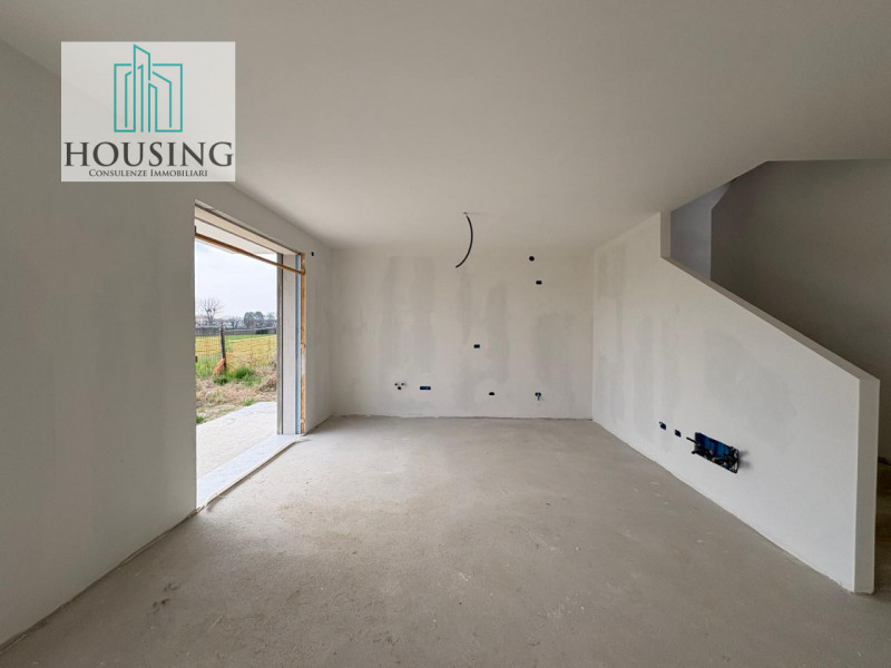 Nel Comune di Saccolongo, zona Creola, proponiamo una nuova casa singola che si estende su una su...