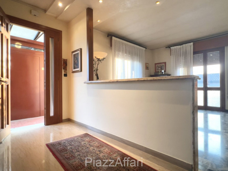 RIF. PDS452

Piove di Sacco: 
In posizione centralissima, a pochi passi da tutti i servizi , prop...