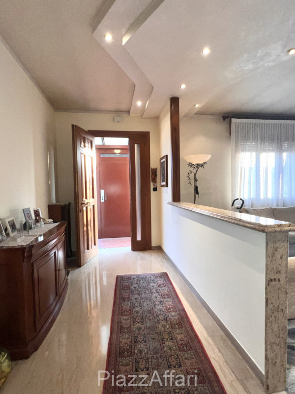 RIF. PDS452

Piove di Sacco: 
In posizione centralissima, a pochi passi da tutti i servizi , prop...