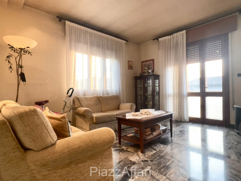 RIF. PDS452

Piove di Sacco: 
In posizione centralissima, a pochi passi da tutti i servizi , prop...