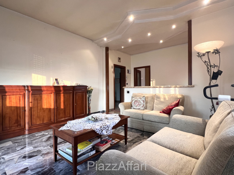 RIF. PDS452

Piove di Sacco: 
In posizione centralissima, a pochi passi da tutti i servizi , prop...