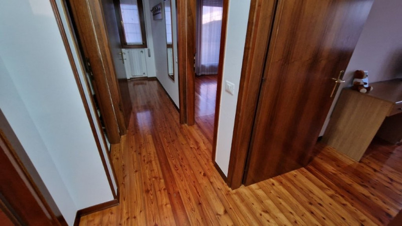 CAMPODARSEGO zona Bosco del Vescovo: proponiamo un'interessante porzione di testa di trifamiliare...