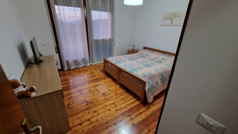 CAMPODARSEGO zona Bosco del Vescovo: proponiamo un'interessante porzione di testa di trifamiliare...