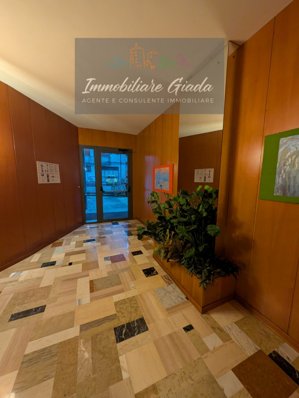 Vendesi appartamento ristrutturato a due passi dal centro città
Proponiamo in vendita luminoso ap...