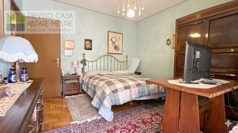 In contesto residenziale, centro città, al contempo molto tranquilla, ci pregiamo di proporre in ...