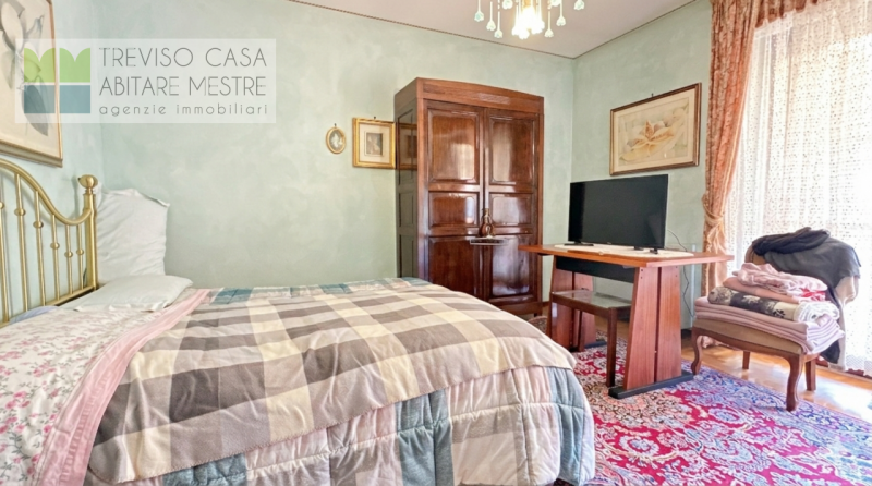 In contesto residenziale, centro città, al contempo molto tranquilla, ci pregiamo di proporre in ...