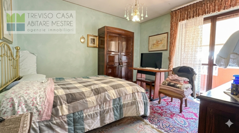 In contesto residenziale, centro città, al contempo molto tranquilla, ci pregiamo di proporre in ...