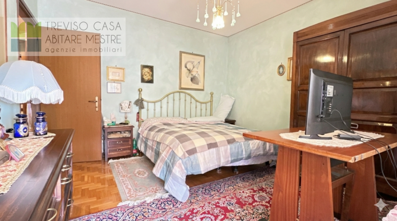 In contesto residenziale, centro città, al contempo molto tranquilla, ci pregiamo di proporre in ...