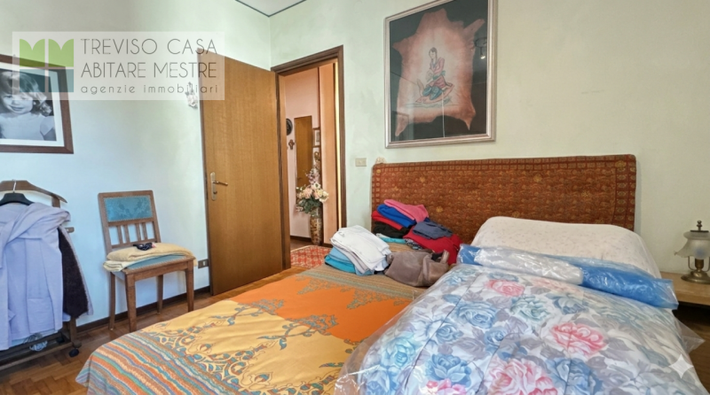 In contesto residenziale, centro città, al contempo molto tranquilla, ci pregiamo di proporre in ...