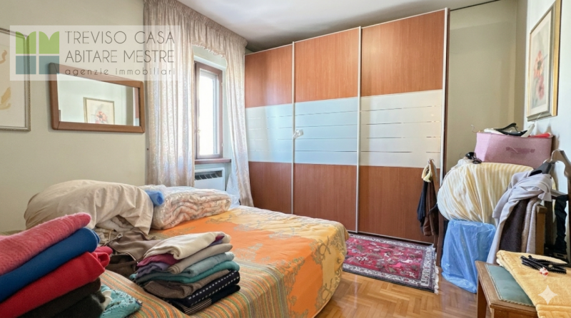 In contesto residenziale, centro città, al contempo molto tranquilla, ci pregiamo di proporre in ...