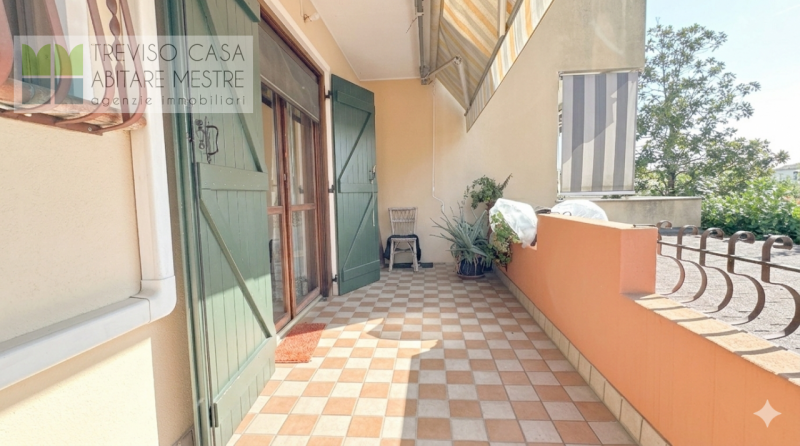 In contesto residenziale, centro città, al contempo molto tranquilla, ci pregiamo di proporre in ...