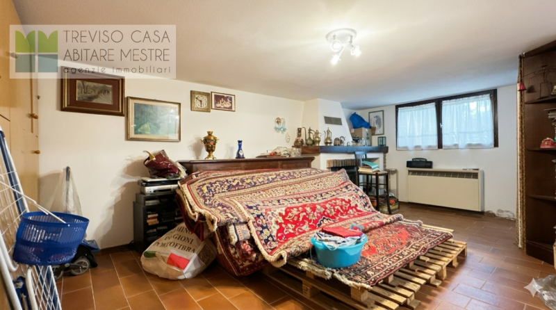 In contesto residenziale, centro città, al contempo molto tranquilla, ci pregiamo di proporre in ...