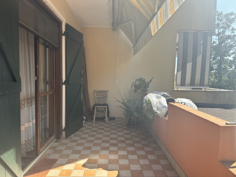 In contesto residenziale, centro città, al contempo molto tranquilla, ci pregiamo di proporre in ...