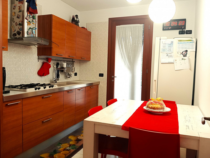 Mellaredo. In zona residenziale, posizionata su strada chiusa, ottima villetta di testa indipende...