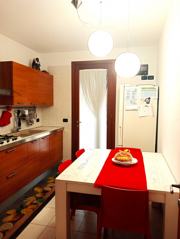 Mellaredo. In zona residenziale, posizionata su strada chiusa, ottima villetta di testa indipende...