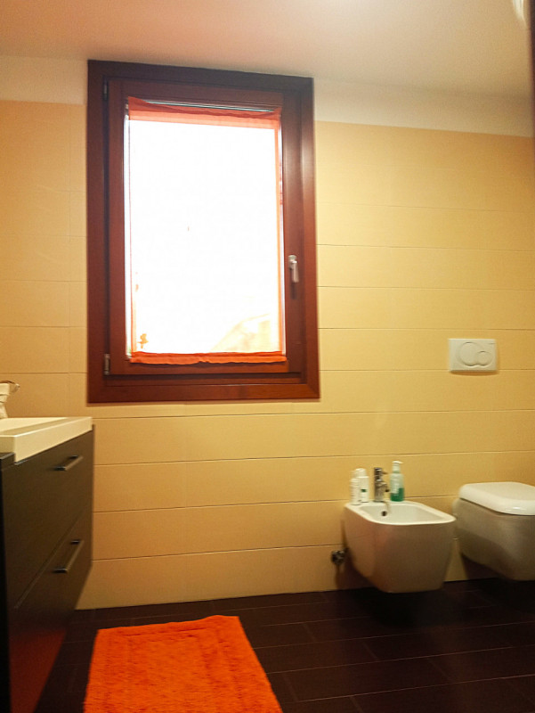 Mellaredo. In zona residenziale, posizionata su strada chiusa, ottima villetta di testa indipende...