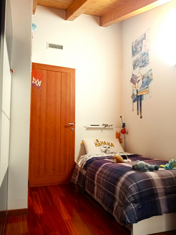 Mellaredo. In zona residenziale, posizionata su strada chiusa, ottima villetta di testa indipende...