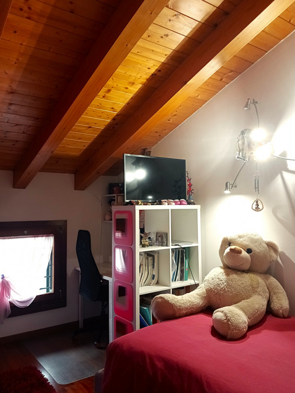 Mellaredo. In zona residenziale, posizionata su strada chiusa, ottima villetta di testa indipende...