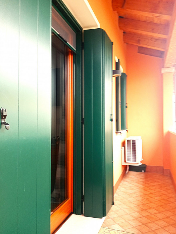 Mellaredo. In zona residenziale, posizionata su strada chiusa, ottima villetta di testa indipende...