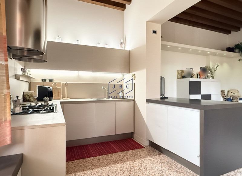 ODERZO - (TV)
All'interno di uno storico palazzo risalente ai primi anni del 1700, con vincolo a ...