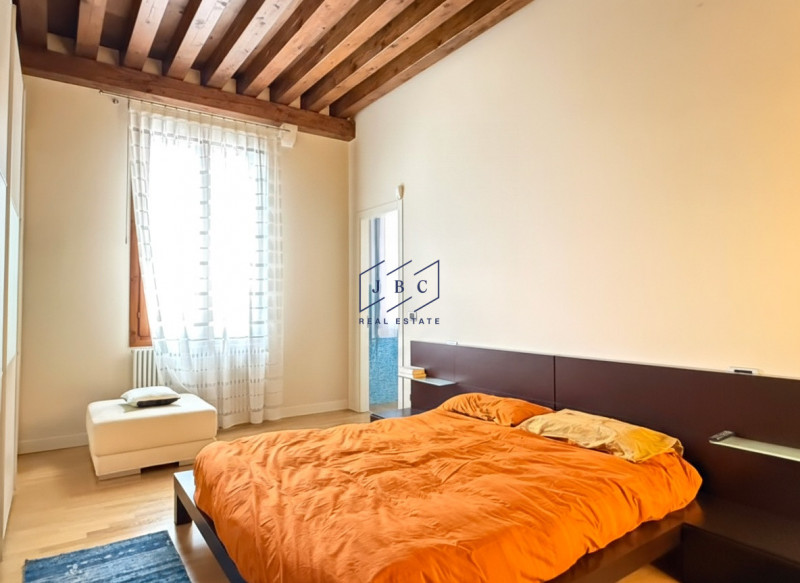 ODERZO - (TV)
All'interno di uno storico palazzo risalente ai primi anni del 1700, con vincolo a ...